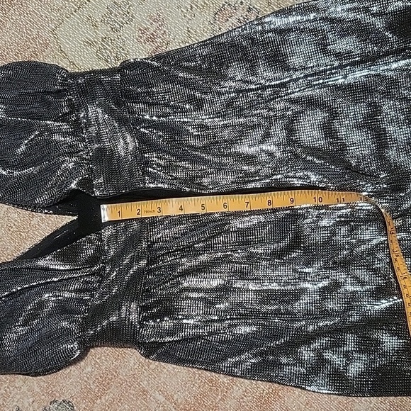 MNG Mango Textured Deep V Neck Pockets Lined Silver Metallic Mini Dress Sz 2 - Picture 16 of 16